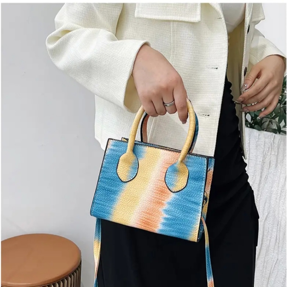 Faux Leather Fashion Crossbody Shoulder Handbag in a Stunning Color Design!! - Picture 5 of 11